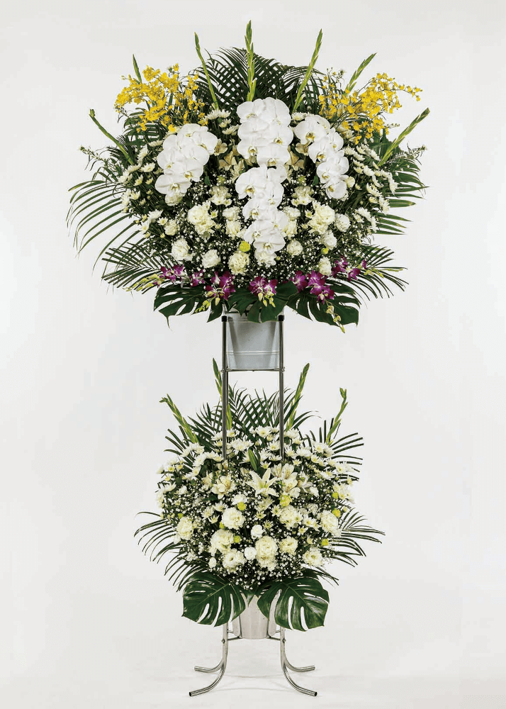 生花no 55 スタンド生花 札幌のやわらぎ斎場へお届け